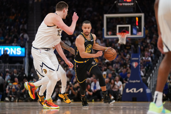 1.5 亿薪资打水漂！三巨头 26 分创队史耻辱 勇士 24 分惨败雷霆暴露致命短板