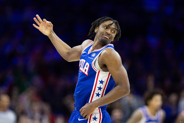 12 分钟狂轰 20 分！奇兵布莱克封神 魔术 41 分血洗 76 人 马克西孤勇难支