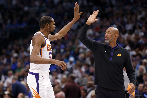  低估到被摆上货架？火箭防守悍将成交易筹码，斯通的重建豪赌