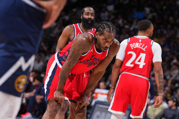 稳扎稳打终胜局！伦纳德21分掌舵 快船三连胜擒爵士 马尔卡宁19分饮恨